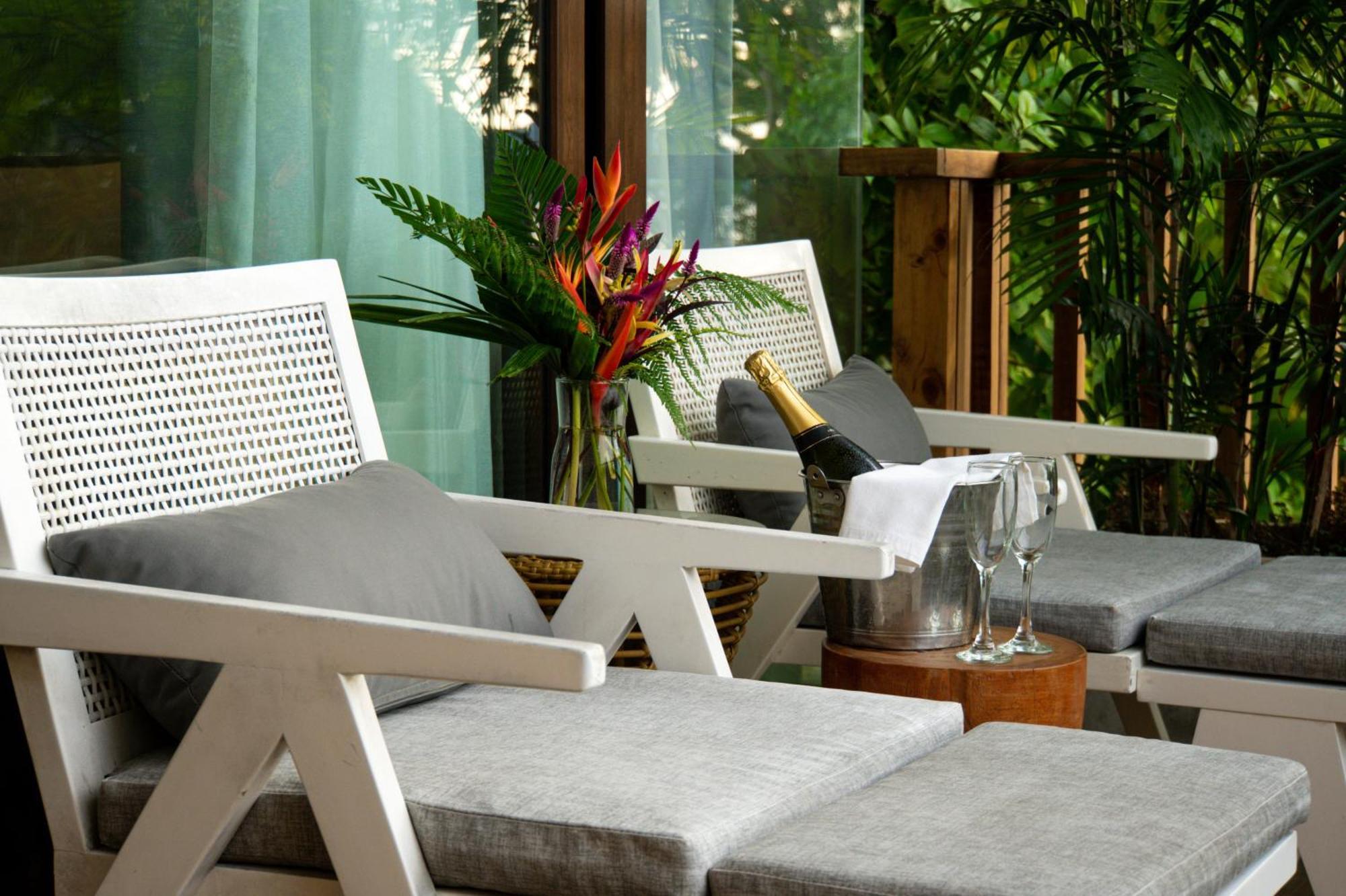 Maremegmeg Beach Club El Nido Exterior photo